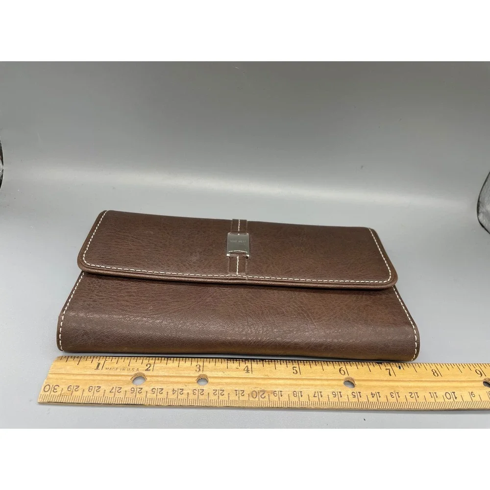 Nine West Womens Bifold Clutch‎ Wallet Brown Faux Leather White Stitching